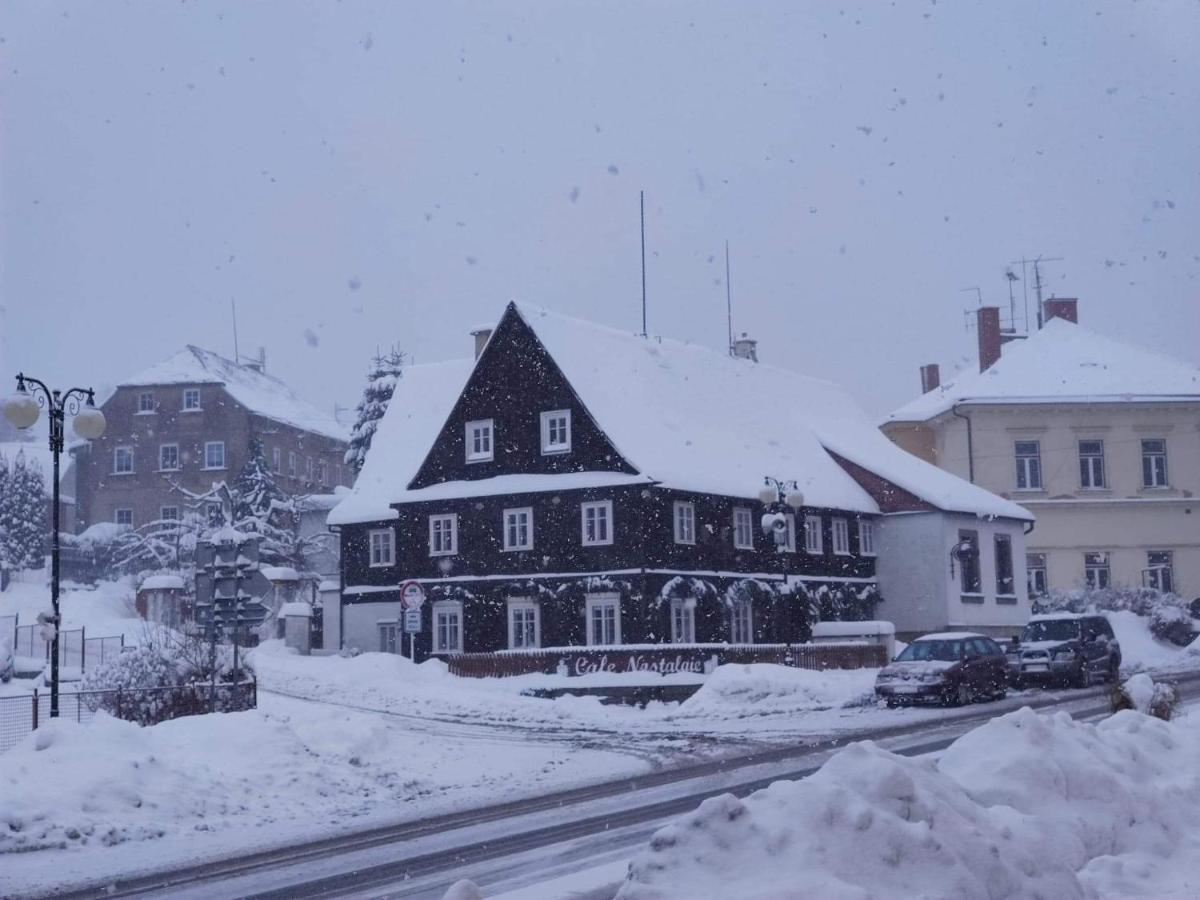 Cafe Nostalgie Dvouluzkovy Romanticky Pokoj Krásná Lípa Exteriör bild